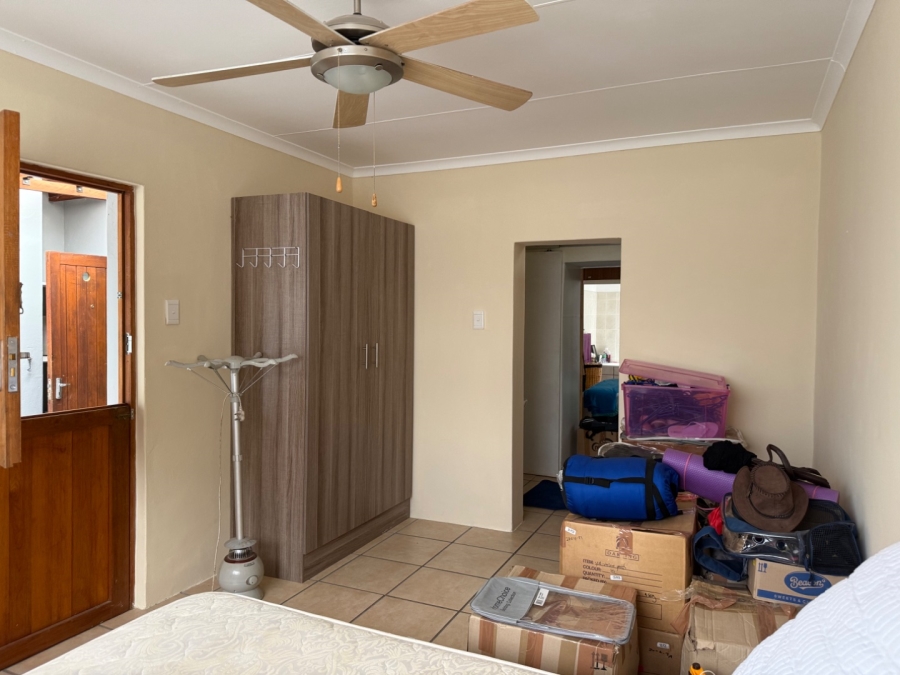 5 Bedroom Property for Sale in Ladismith Western Cape